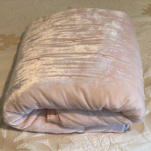 Opalhouse Pale Pink Twin/Twin XL velvet Quilt